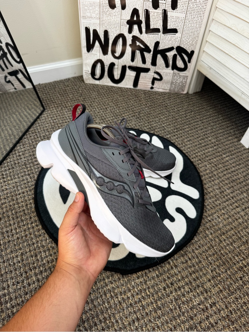 Saucony Echelon 9 Gray Red Running Shoes Men’s US 10.5 EU 44.5